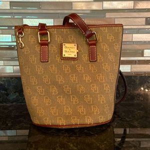 Vintage Dooney like new condition!